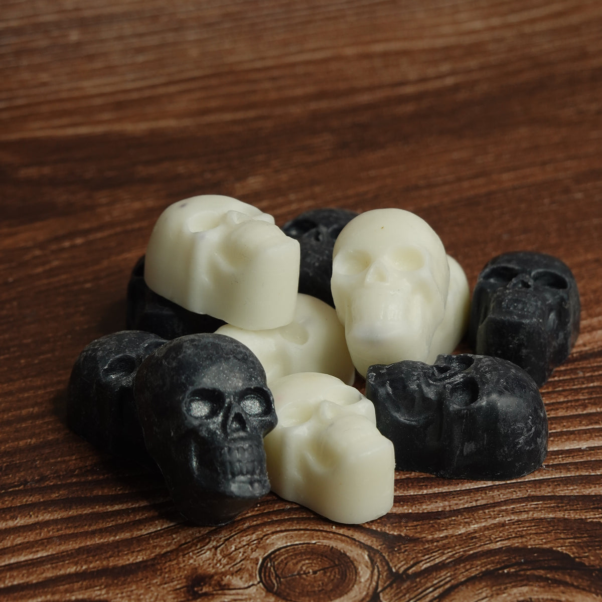 Black shimmer skull wax melt scent box