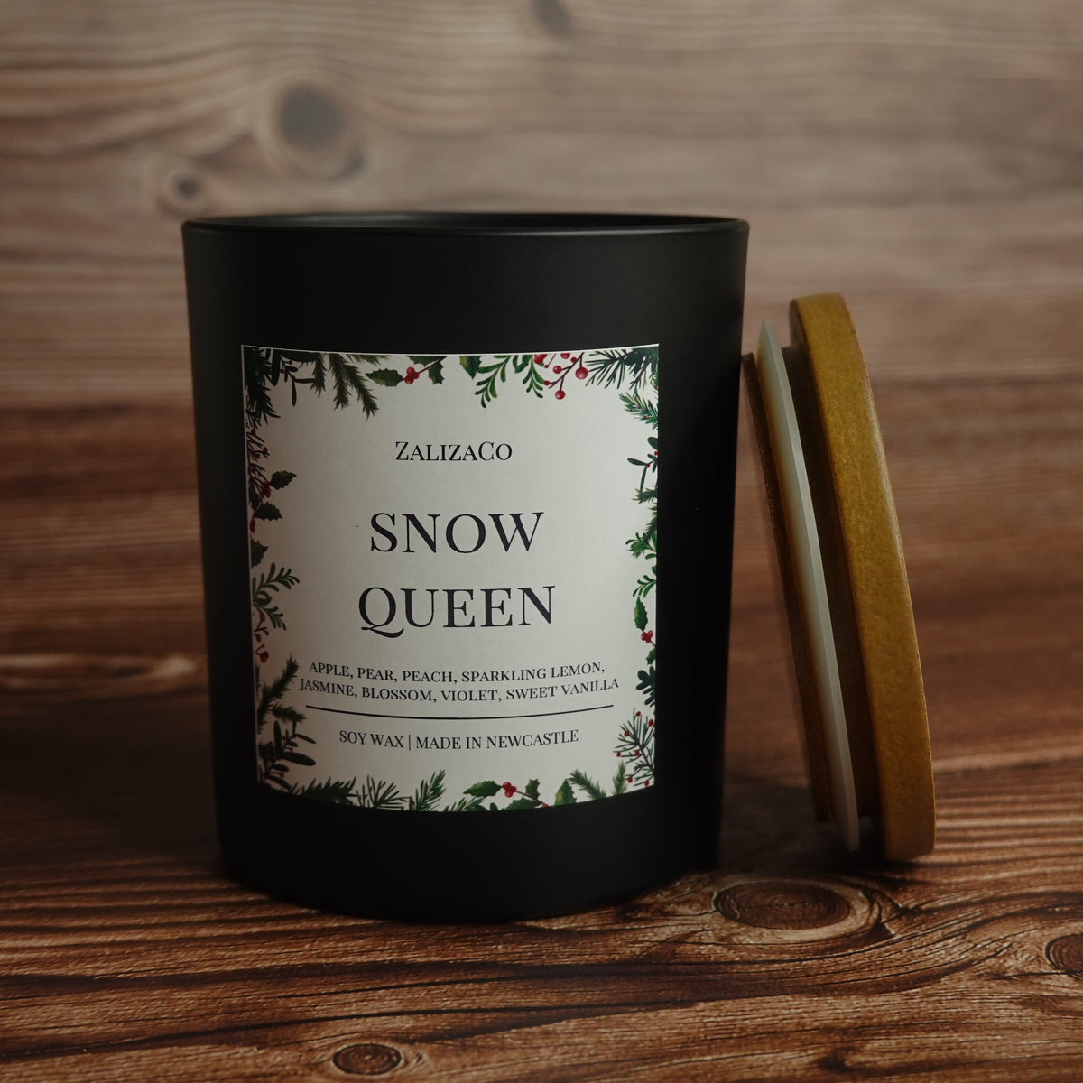 Festive border label crackling wick candle