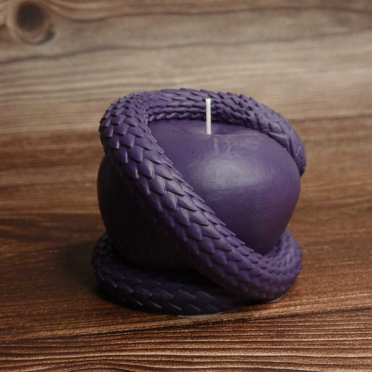 Nightshade purple gothic apple candle 400g