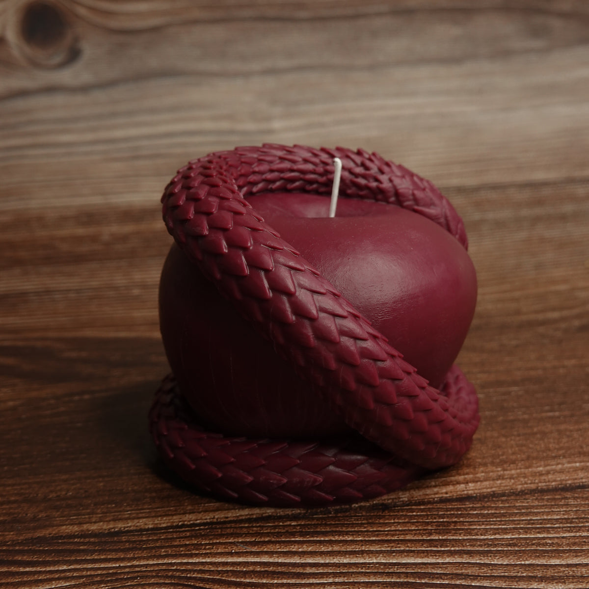 Nightshade purple gothic apple candle 400g